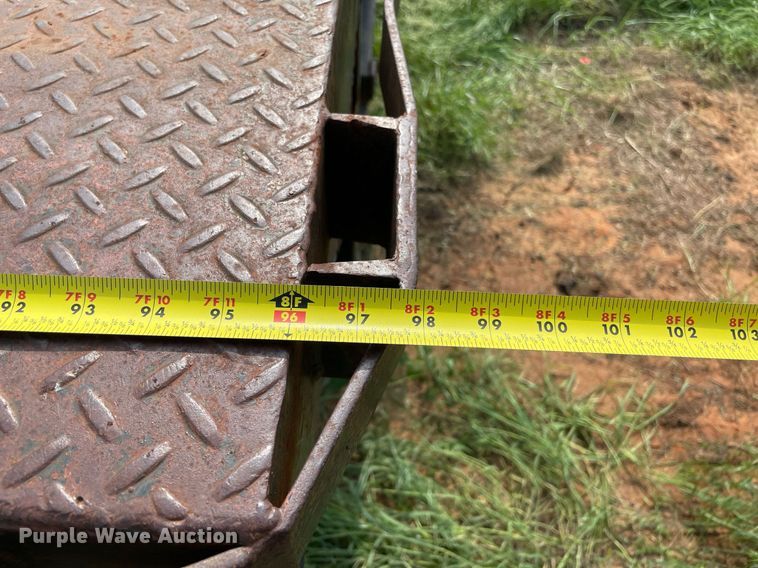 image for item DM0276 2007 Chevrolet Silverado 3500  Crew Cab flatbed pickup truck