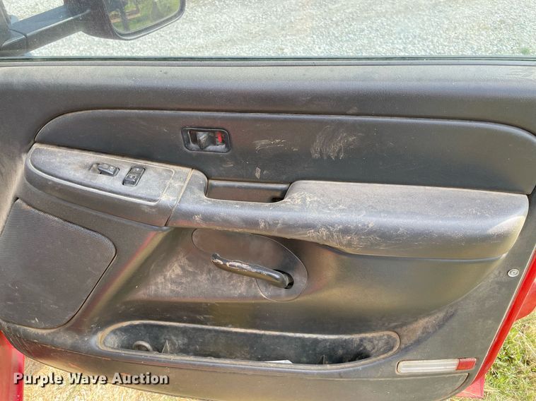 image for item DM0276 2007 Chevrolet Silverado 3500  Crew Cab flatbed pickup truck