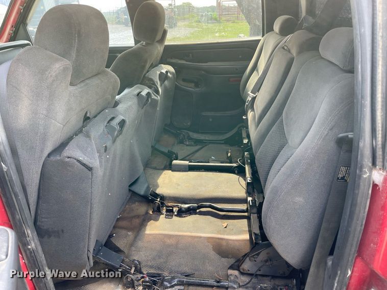 image for item DM0276 2007 Chevrolet Silverado 3500  Crew Cab flatbed pickup truck