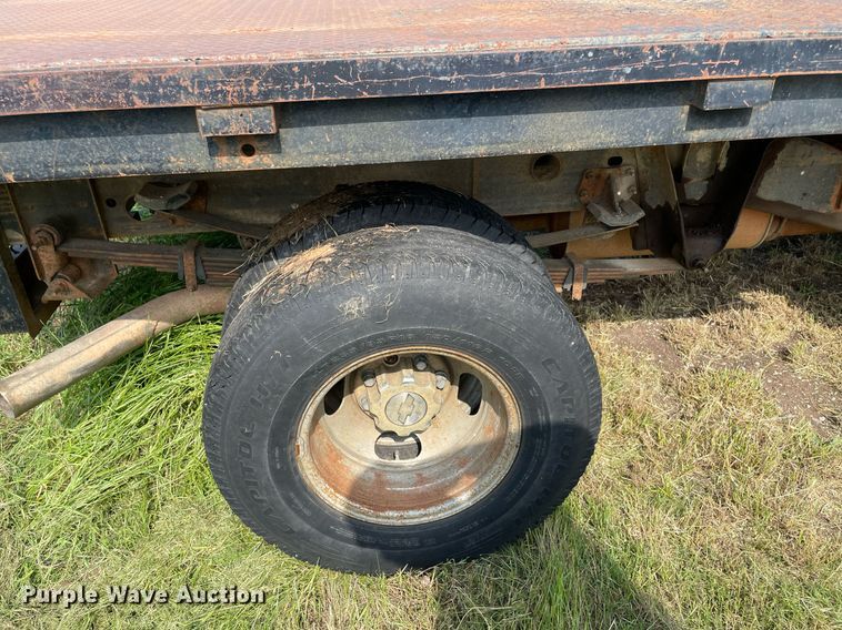 image for item DM0276 2007 Chevrolet Silverado 3500  Crew Cab flatbed pickup truck