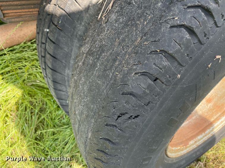 image for item DM0276 2007 Chevrolet Silverado 3500  Crew Cab flatbed pickup truck