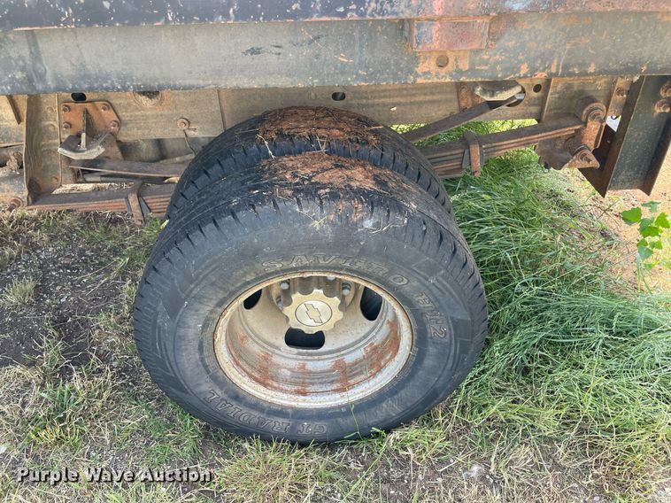 image for item DM0276 2007 Chevrolet Silverado 3500  Crew Cab flatbed pickup truck