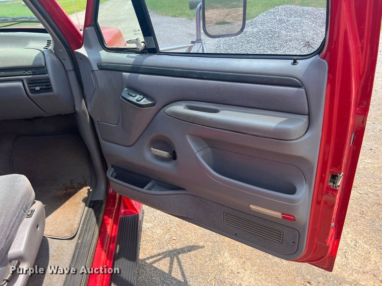 image for item DN3023 1996 Ford F350  Crew Cab rescue vehicle