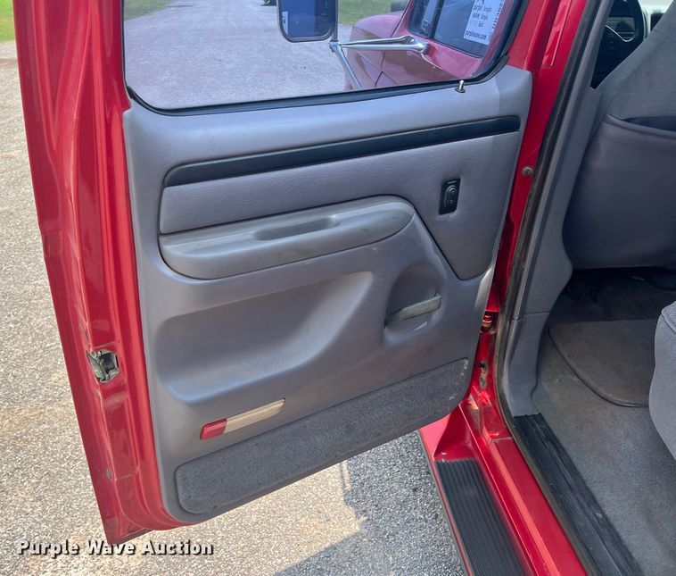 image for item DN3023 1996 Ford F350  Crew Cab rescue vehicle