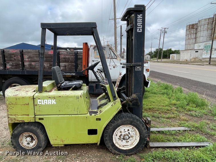 image for item DN4655 Clark C500-YS60  forklift