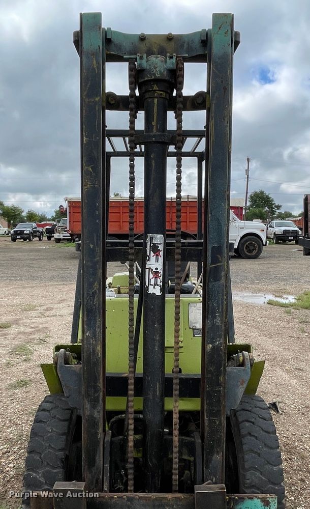 image for item DN4655 Clark C500-YS60  forklift