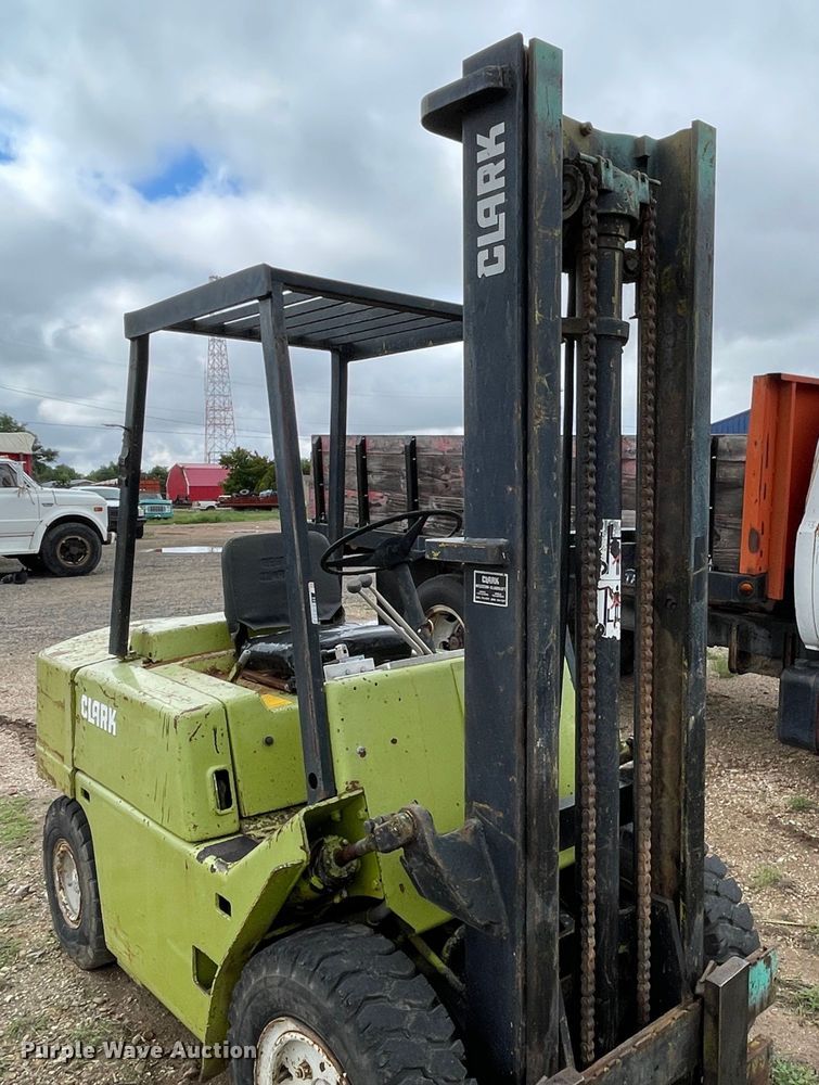 image for item DN4655 Clark C500-YS60  forklift