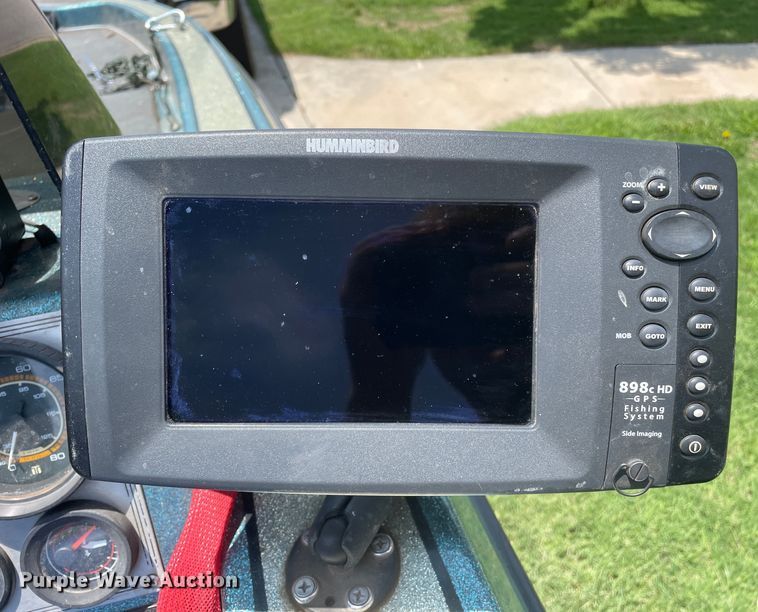 image for item DN4664 1990 Champion  boat