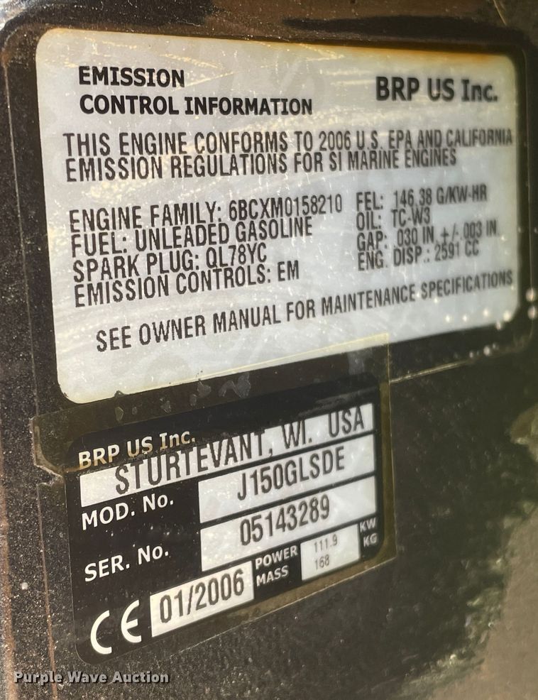 image for item DN4664 1990 Champion  boat