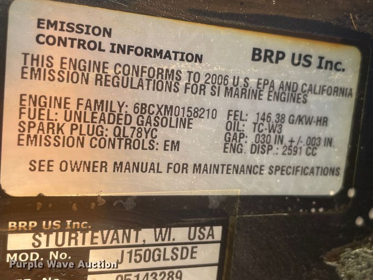 image for item DN4664 1990 Champion  boat