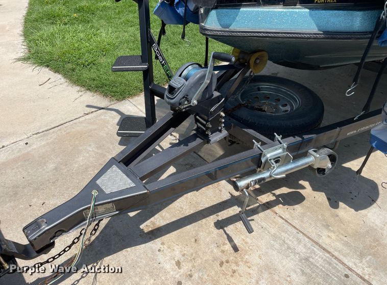 image for item DN4664 1990 Champion  boat