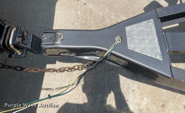 image for item DN4664 1990 Champion  boat