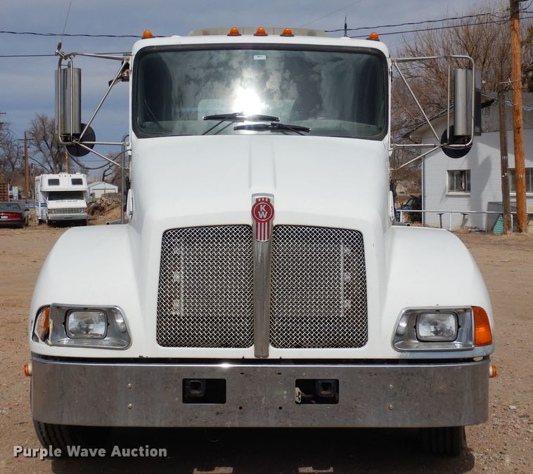 image for item DN6319 2003 Kenworth T300  rollback truck