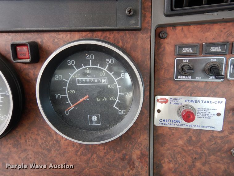 image for item DN6319 2003 Kenworth T300  rollback truck