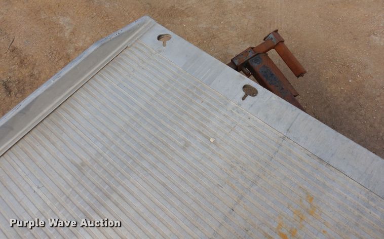 image for item DN6319 2003 Kenworth T300  rollback truck