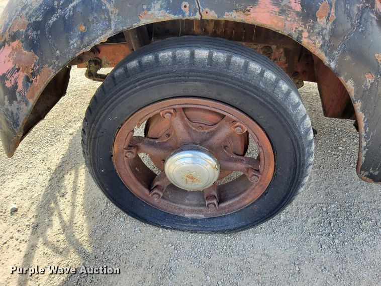 image for item DN6893 1936 International D30  truck cab and chassis