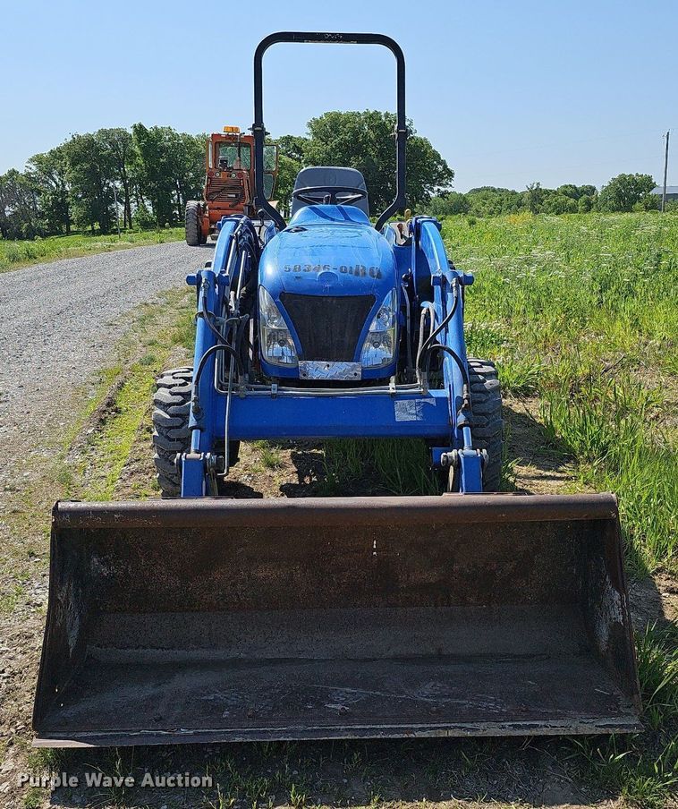 image for item DO2688 New Holland TC34DA  MFWD tractor
