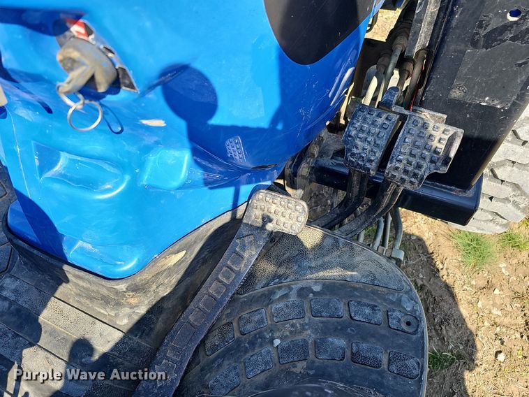 image for item DO2688 New Holland TC34DA  MFWD tractor