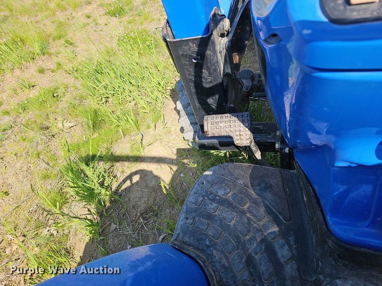 image for item DO2688 New Holland TC34DA  MFWD tractor