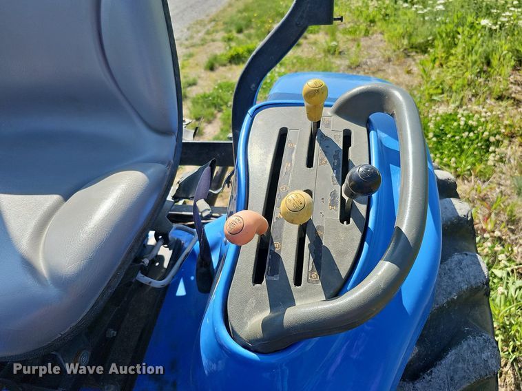 image for item DO2688 New Holland TC34DA  MFWD tractor