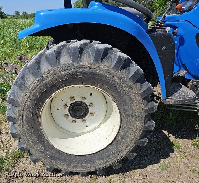 image for item DO2688 New Holland TC34DA  MFWD tractor