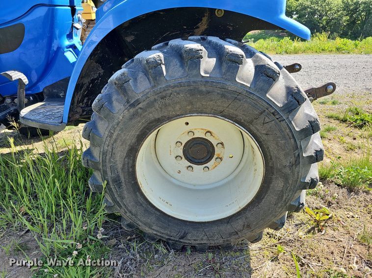 image for item DO2688 New Holland TC34DA  MFWD tractor