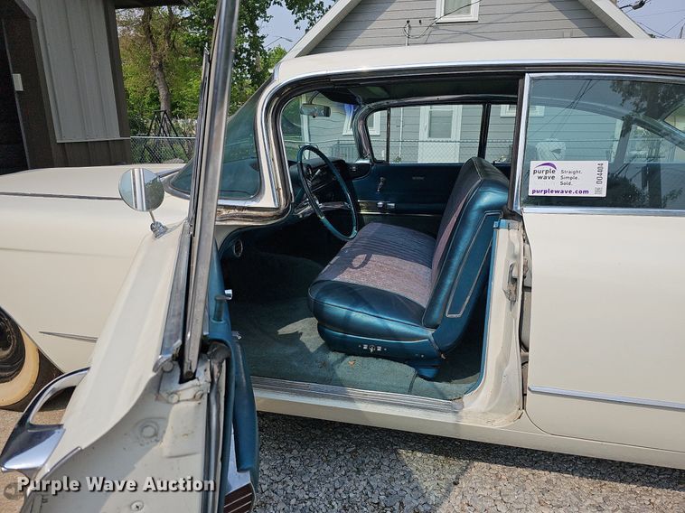 image for item DO4404 1960 Cadillac  sedan