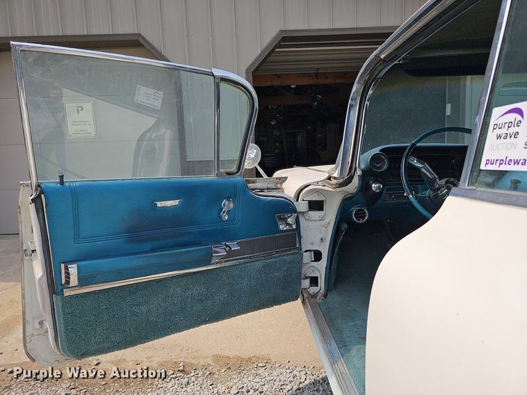 image for item DO4404 1960 Cadillac  sedan