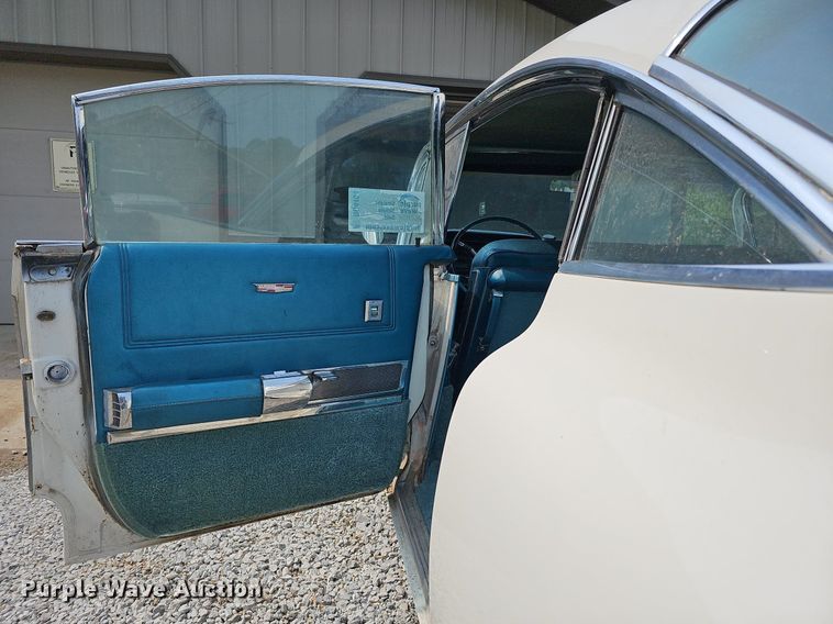 image for item DO4404 1960 Cadillac  sedan