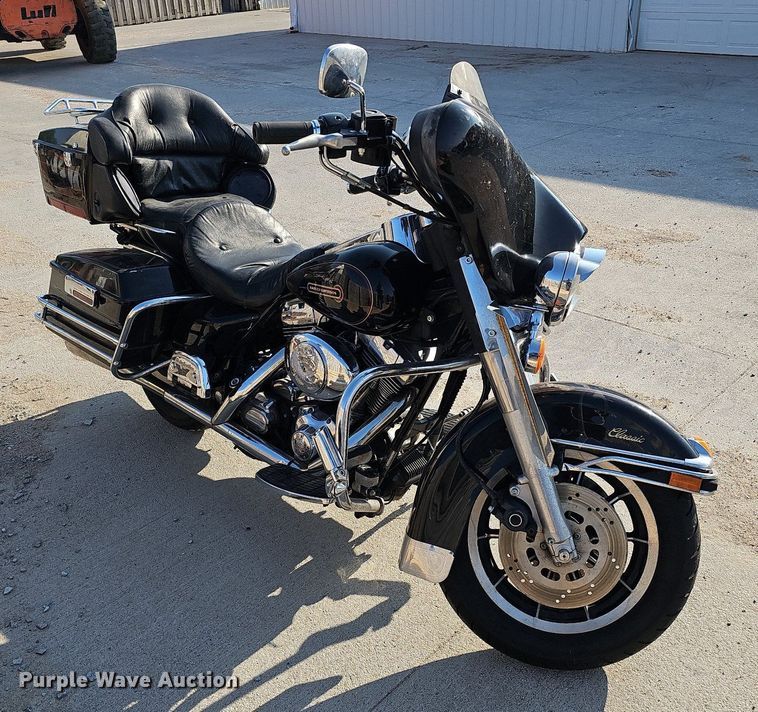 image for item DO4415 1999 Harley Davidson Electra Glide Classic  motorcycle