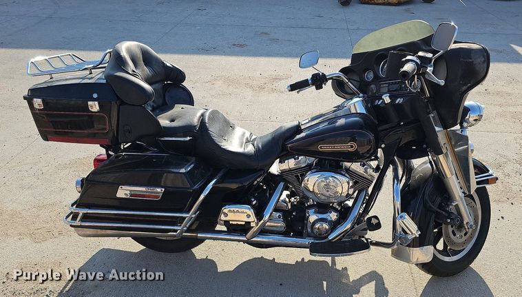 image for item DO4415 1999 Harley Davidson Electra Glide Classic  motorcycle