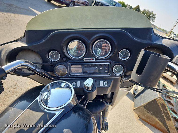 image for item DO4415 1999 Harley Davidson Electra Glide Classic  motorcycle