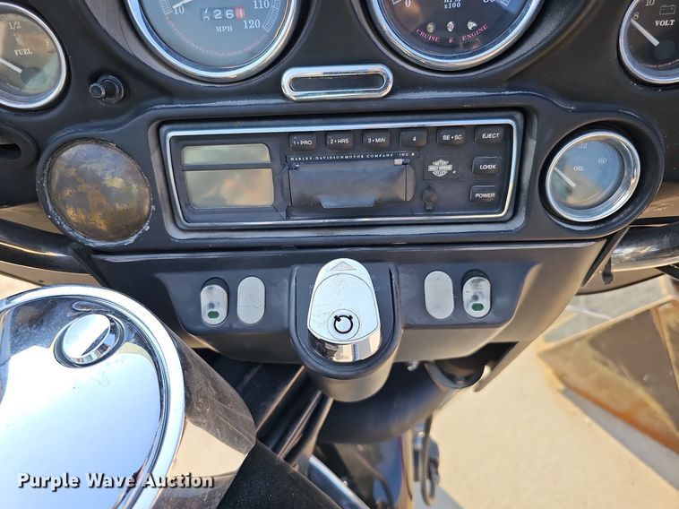 image for item DO4415 1999 Harley Davidson Electra Glide Classic  motorcycle