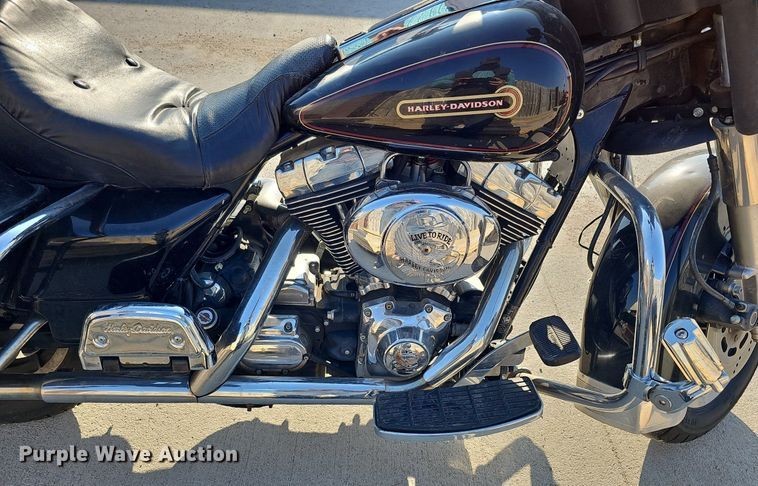 image for item DO4415 1999 Harley Davidson Electra Glide Classic  motorcycle