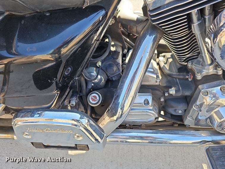 image for item DO4415 1999 Harley Davidson Electra Glide Classic  motorcycle