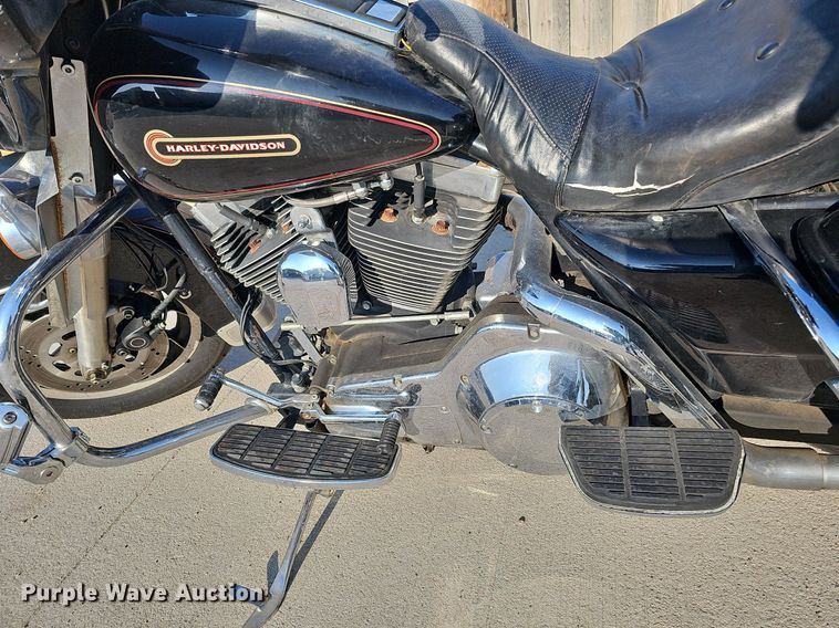 image for item DO4415 1999 Harley Davidson Electra Glide Classic  motorcycle