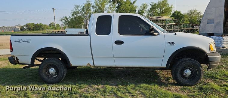 image for item DO4418 2003 Ford F150 XL  SuperCab pickup truck