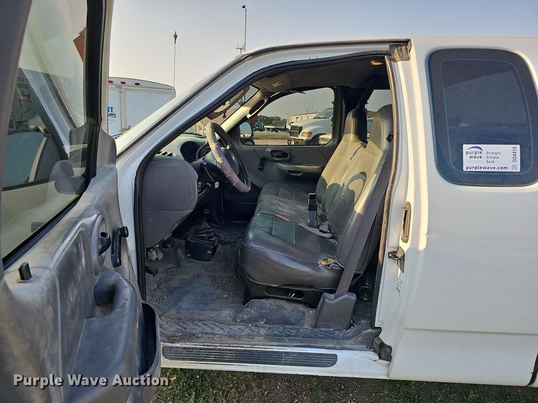 image for item DO4418 2003 Ford F150 XL  SuperCab pickup truck