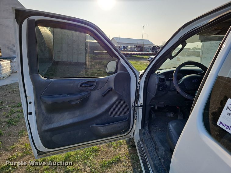 image for item DO4418 2003 Ford F150 XL  SuperCab pickup truck