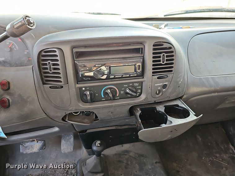 image for item DO4418 2003 Ford F150 XL  SuperCab pickup truck