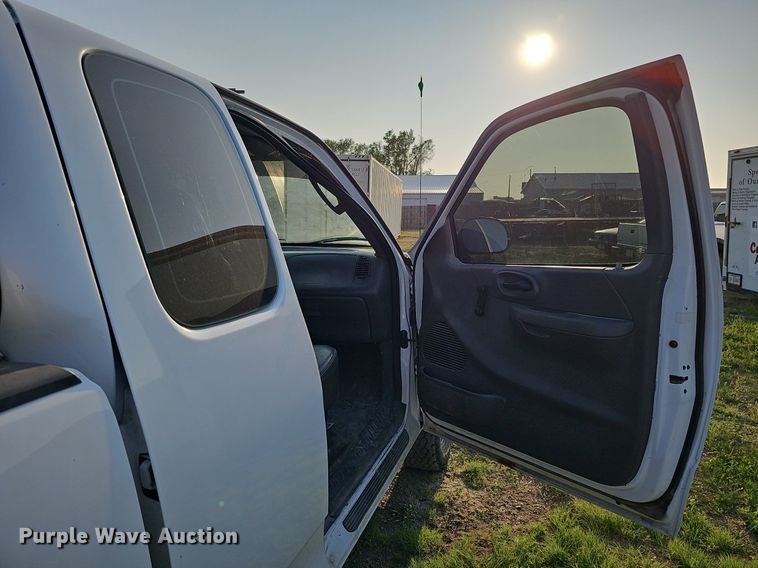 image for item DO4418 2003 Ford F150 XL  SuperCab pickup truck