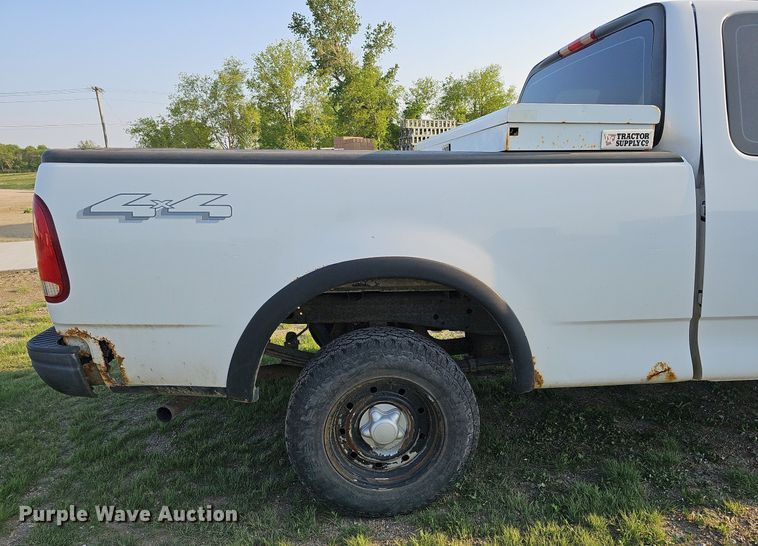 image for item DO4418 2003 Ford F150 XL  SuperCab pickup truck