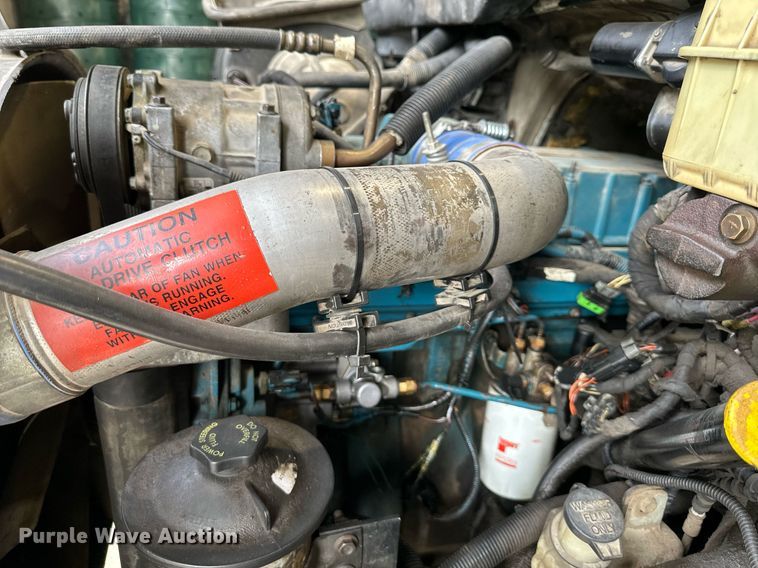 image for item DO4968 2002 International 4300  flatbed truck