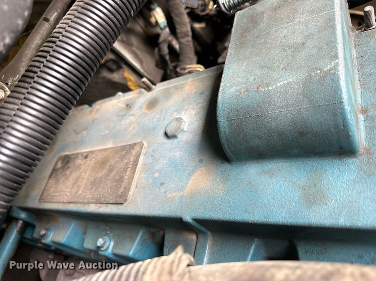 image for item DO4968 2002 International 4300  flatbed truck