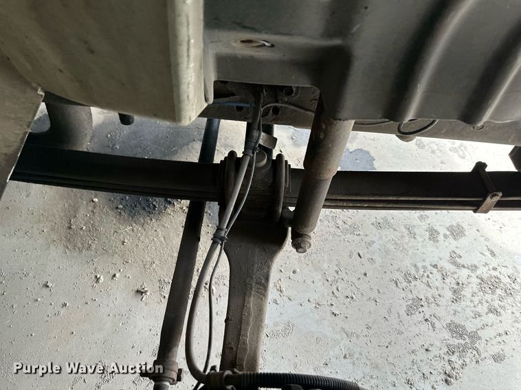 image for item DO4968 2002 International 4300  flatbed truck