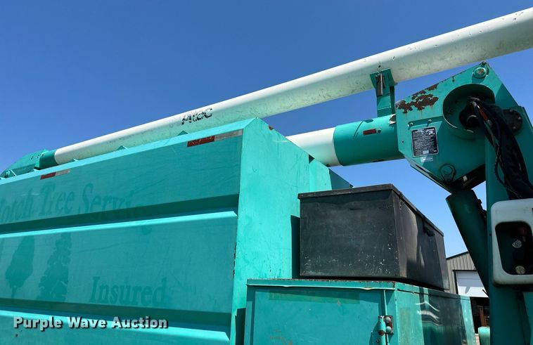 image for item DO5026 1996 International 4700  bucket truck