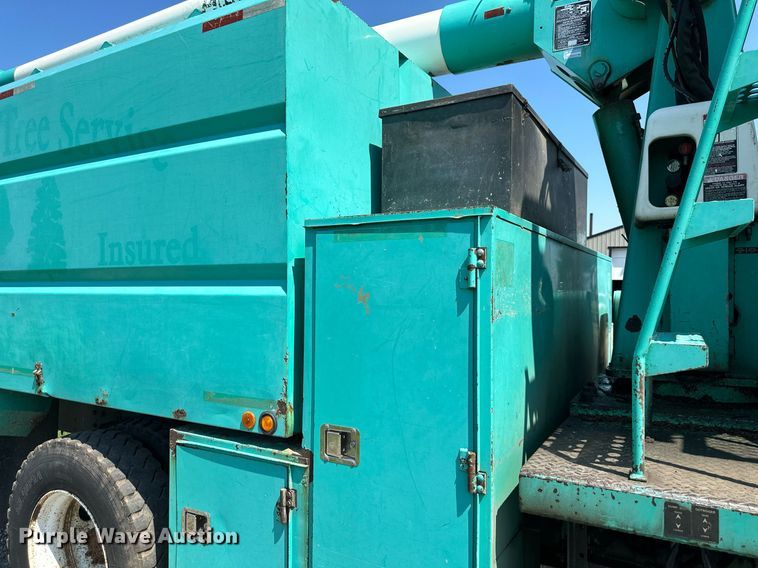 image for item DO5026 1996 International 4700  bucket truck