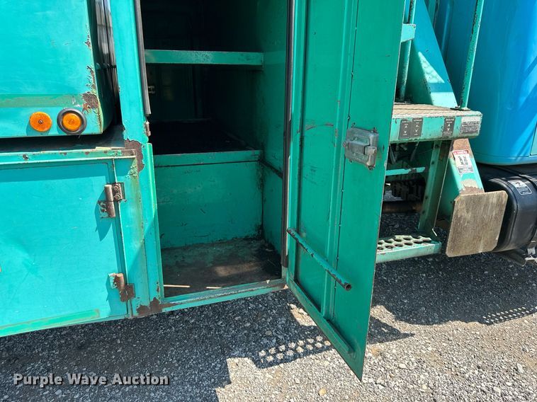 image for item DO5026 1996 International 4700  bucket truck