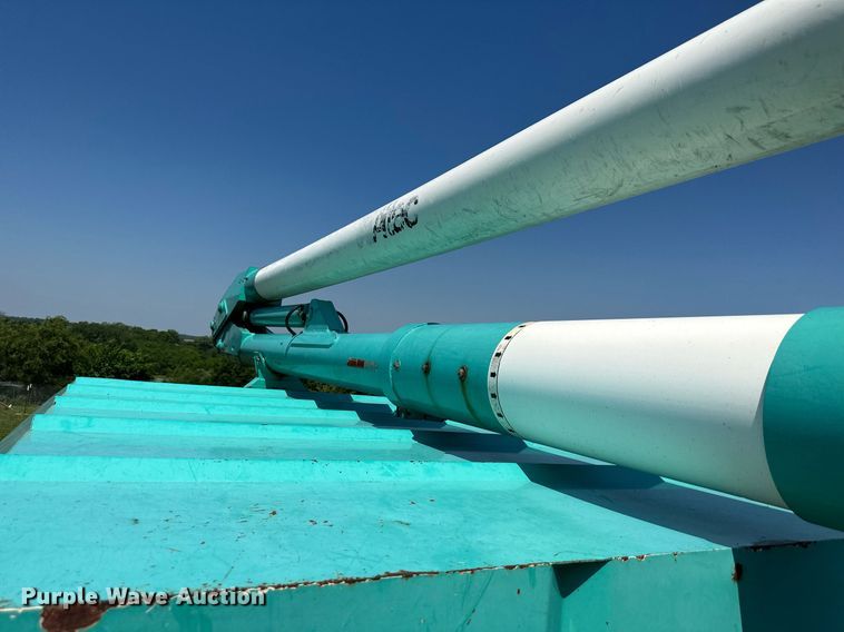 image for item DO5026 1996 International 4700  bucket truck