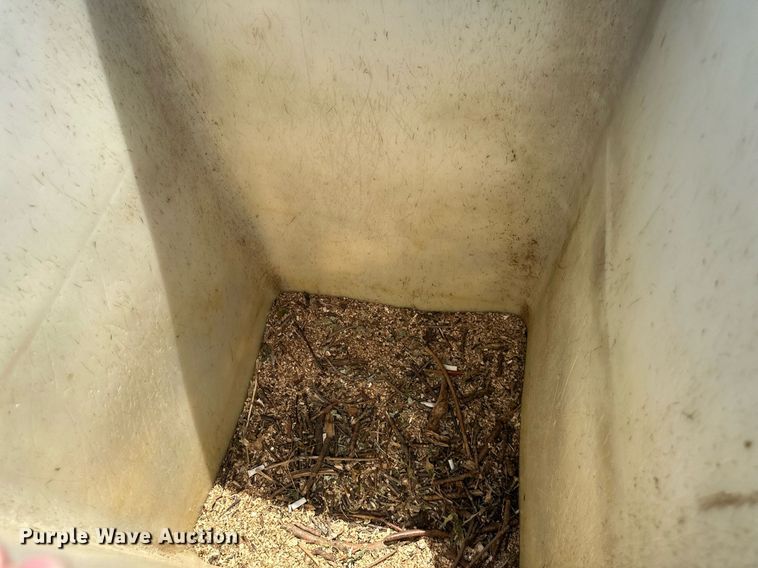 image for item DO5026 1996 International 4700  bucket truck